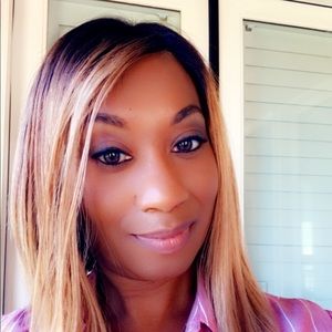 Meet your Posher, Shana